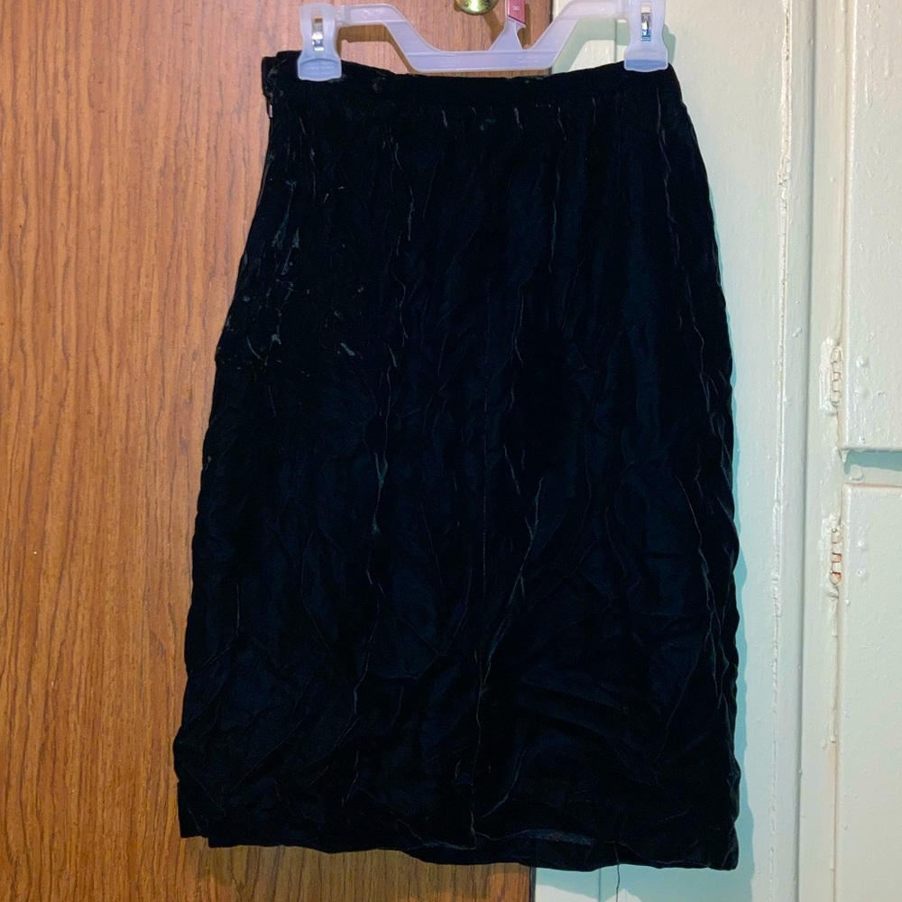 Vintage Argenti Notte 90’s Black Velvet Skirt Women’s Size 10.
